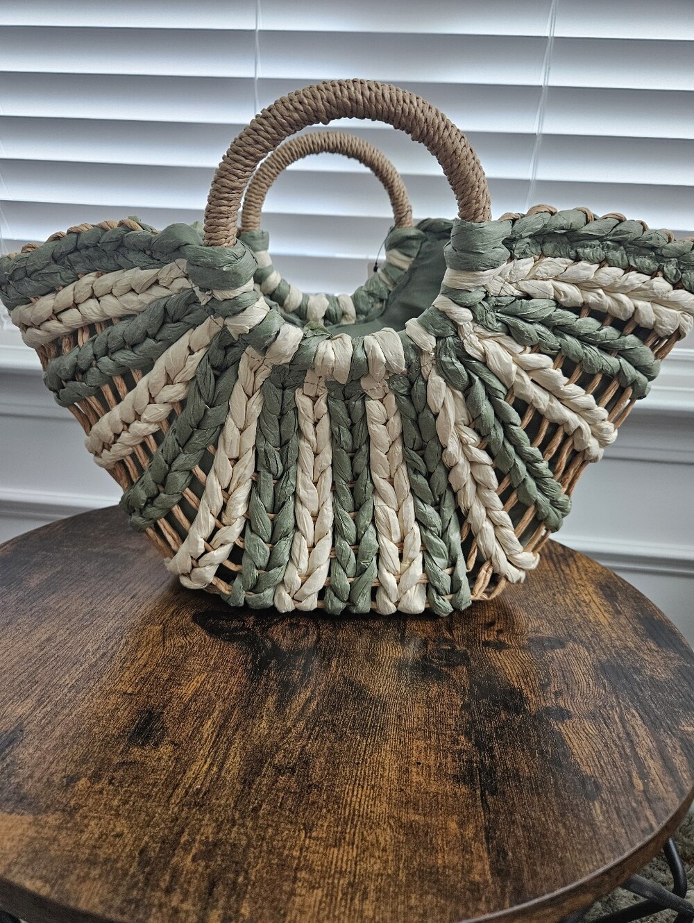Woven Handheld Straw Tote in Green and Cream